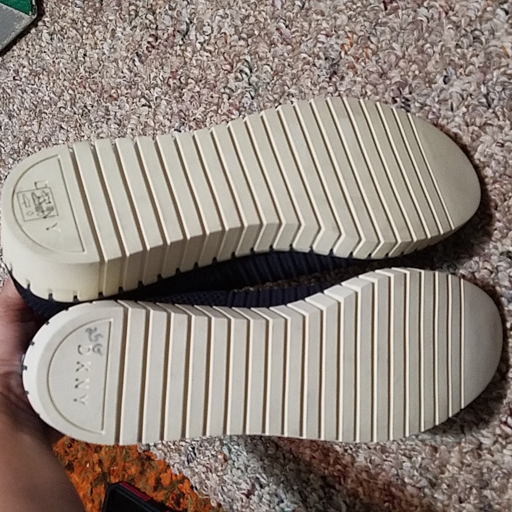 DKNY Shoes. - Picture 8 of 10